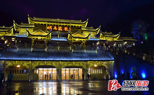 总投资约1.3亿元的《烟雨凤凰》演出场地外景。