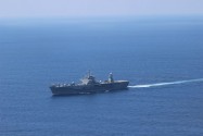 [视频]中美军舰南海相遇 美派直升机拍摄中舰队（图）
