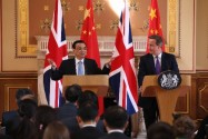 [视频]李克强与英国首相卡梅伦共同会见记者