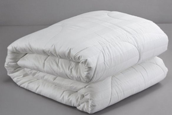 [视频]红十字会救援台风灾区  酷暑天送棉被遭质疑