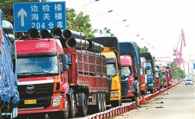 [视频]红十字会救援台风灾区  酷暑天送棉被遭质疑