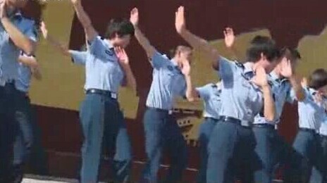 [视频]超萌征兵宣传片发布 军营版《小苹果》