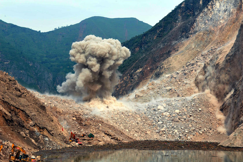 [视频]云南鲁甸6.5级地震：红石岩堰塞湖险情基本解除