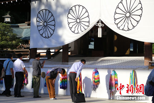 [视频]日本内阁成员今早参拜靖国神社