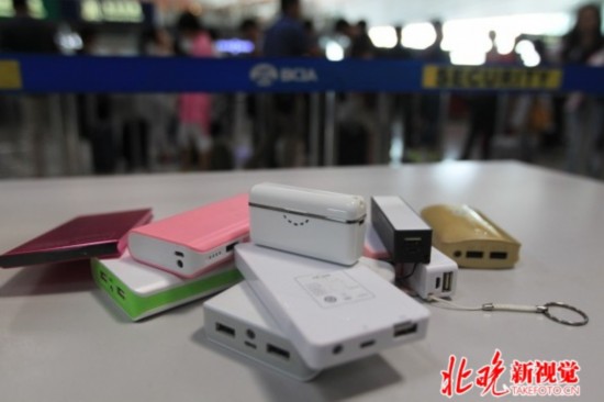 [视频]北京：“三无”充电宝机场频现存隐患