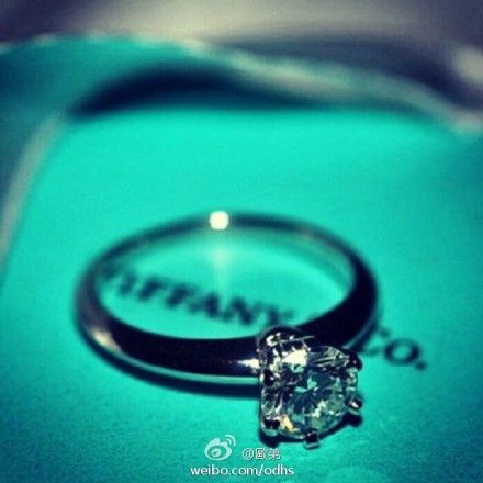 [视频]欧弟发微博晒钻戒疑将结婚：终于有个家了