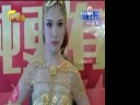 [视频]模特穿两百万黄金婚纱走秀 镶嵌10斤黄金