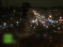 [视频]航拍巴黎数万民众聚集 高呼口号支持遭袭周刊