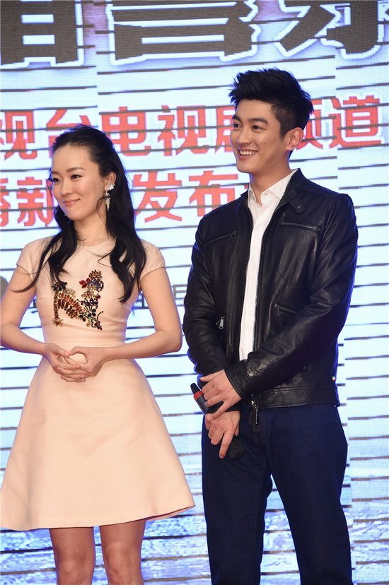 [视频]李晨拒回应与范冰冰绯闻 霍思燕：他俩挺合适