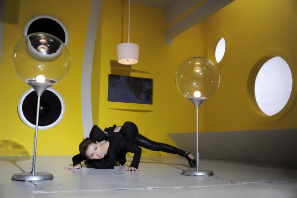 [视频]孙燕姿新单曲《RADIO》曝光 MV大玩无重力