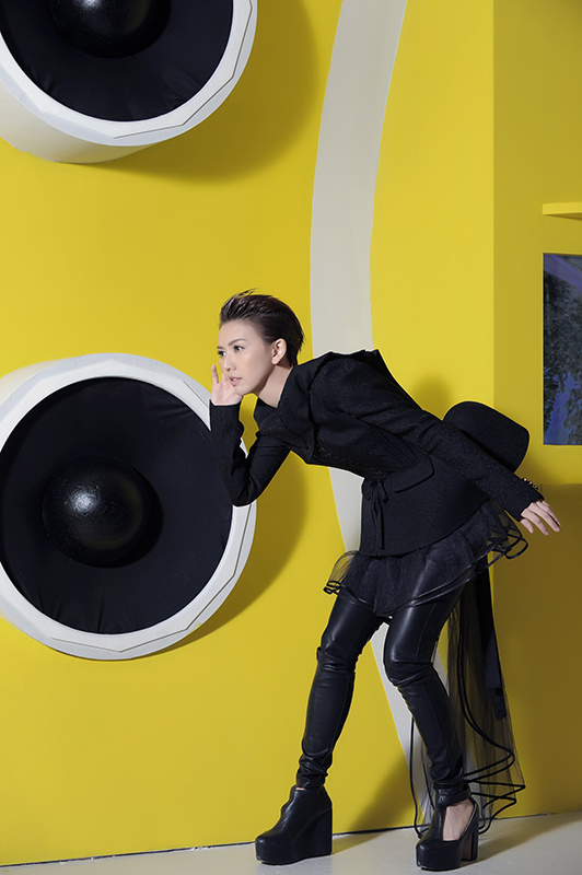 [视频]孙燕姿新单曲《RADIO》曝光 MV大玩无重力