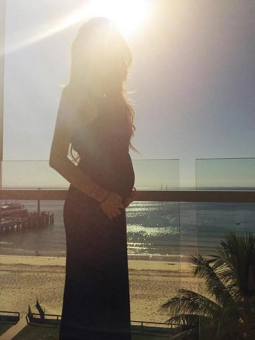 [视频]周杰伦晒昆凌怀孕照 网友恭喜一片