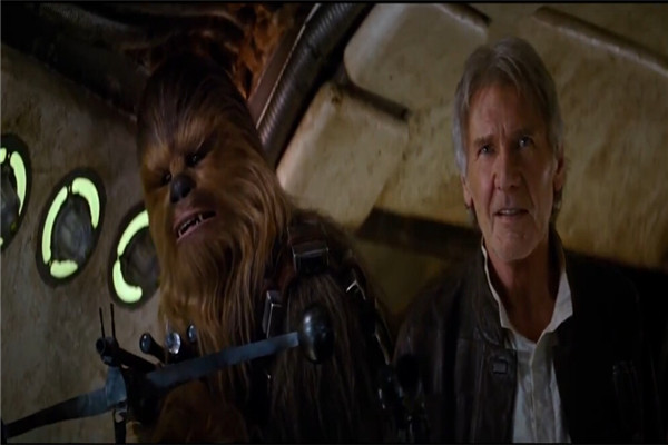 [视频]《星战7》预告惊呆小朋友！ 奶嘴吓掉萌值爆表 