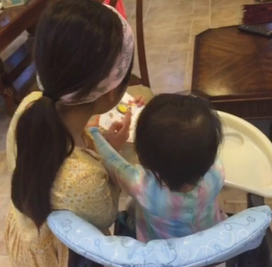[视频]孙莉黄磊分享幸福周末 二胎女儿罕见出镜