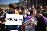 [视频]爱尔兰公投批准同性婚姻合法化 民众欢庆