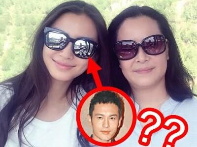 [视频]Angelababy婚后晒与母亲合影 黄晓明疑掌镜