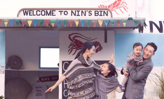 [视频]黄磊孙莉新西兰度蜜月 小女儿正面首次曝光