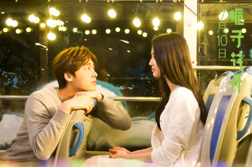 [视频]《栀子花开》曝李易峰《年少有你》浪漫MV