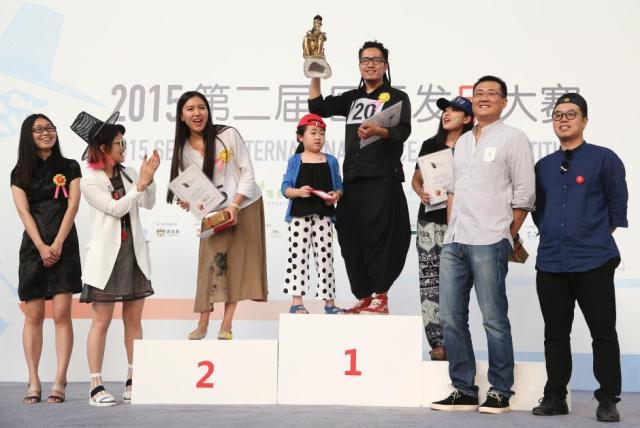 [视频]北京举行发呆大赛 排排坐放空自己两小时