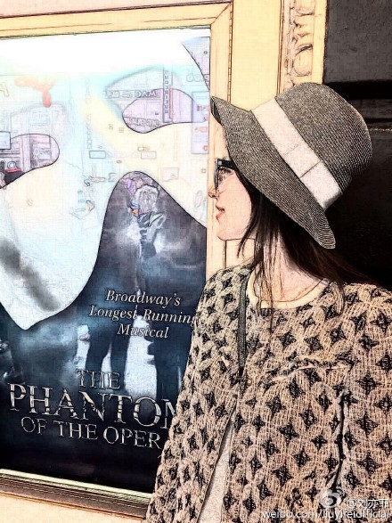 [视频]刘亦菲示范女神游客照 最爱《歌剧魅影》
