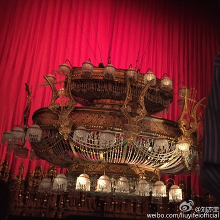 [视频]刘亦菲示范女神游客照 最爱《歌剧魅影》