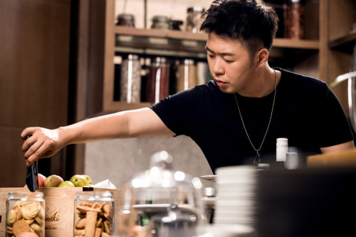 [视频]杜海涛瘦身20斤 减肥秘籍：不跑步会死