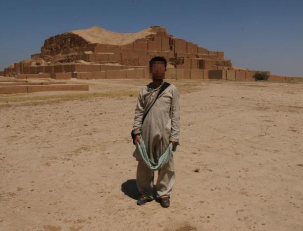 [视频]北大学生在伊拉克被误抓 怕古迹被毁没机会看