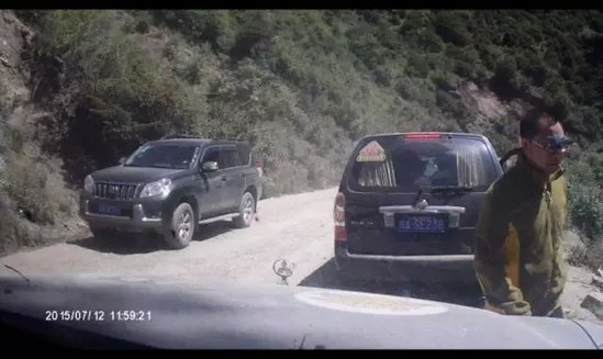 [视频]万科物业“慈善豪车队”被爆围殴援藏志愿者