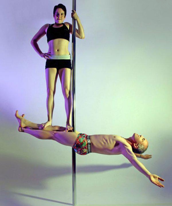 [视频]英父女搭档跳钢管舞 惊艳全场勇夺大赛冠军