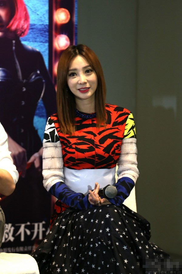 [视频]大鹏直面回应质疑声 自曝柳岩是幻想类型 