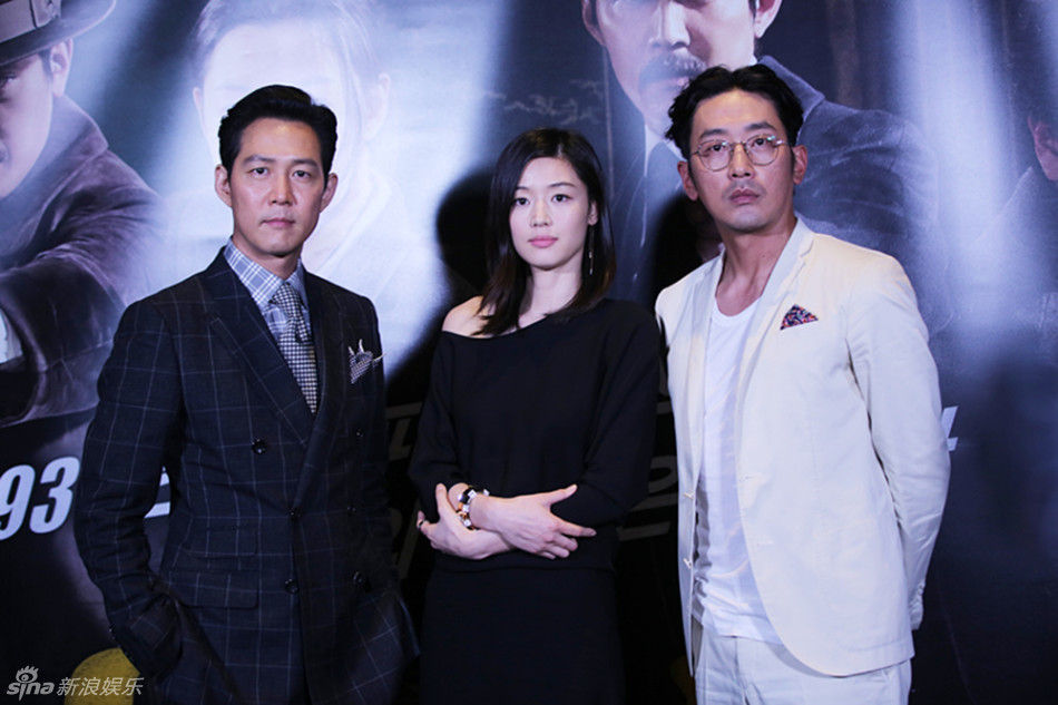 [视频]《暗杀》首映 全智贤人气秒杀众星