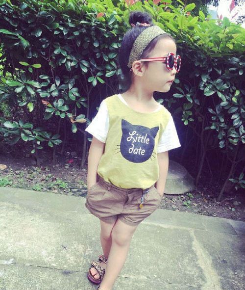 [视频]李小璐晒甜馨与小闺蜜照片 网友：两位小女神