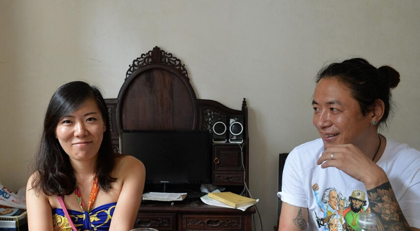 [视频]郑州“辞职看世界”女教师结婚定居成都