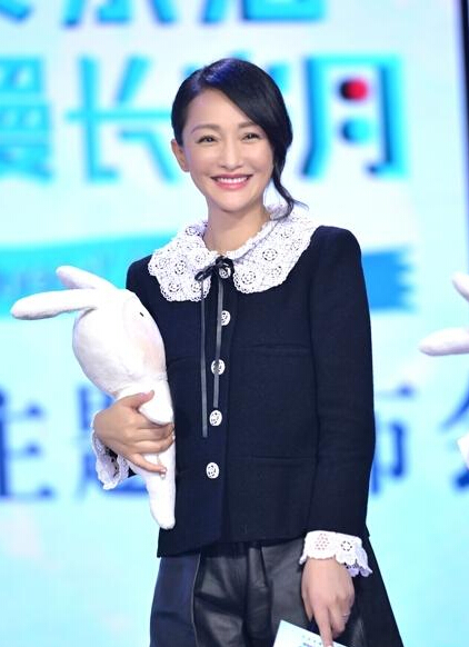 [视频]白百何称早生孩子好 怕周迅谈子色变