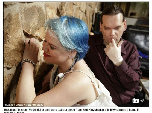 [视频]女子刀片取血喂嗜血伴侣 吸血鬼投诉：用牙好么