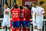 [视频]东亚杯首战完败韩国 国足新人王永珀不满自身表现 
