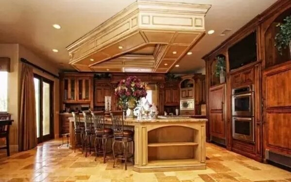 [视频]令完成美国250万豪宅奢华内景曝光 设6个洗手间