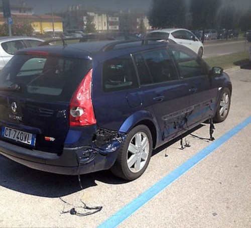 [视频]实拍意大利轿车当街熔化 欧洲热浪来袭近60度