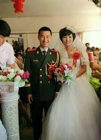 [视频]天津爆炸：黑龙江籍牺牲战士刚刚结婚12天