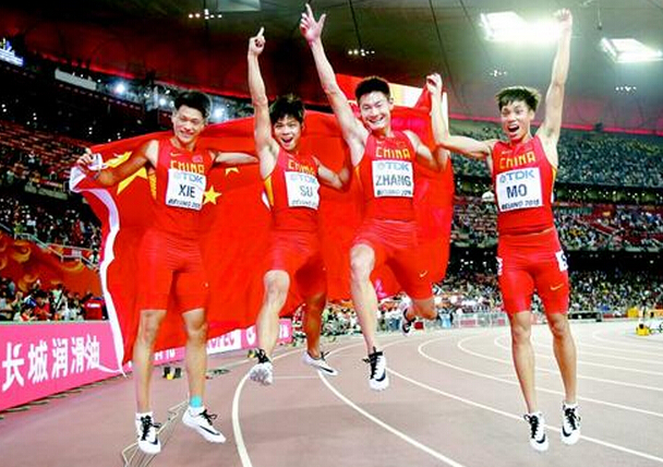 [视频]中国队男子4x100米接力获银牌 取得历史性突破