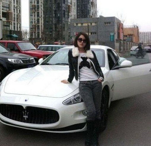 [视频]郭美美一审被判刑5年 律师：是否上诉还未决定