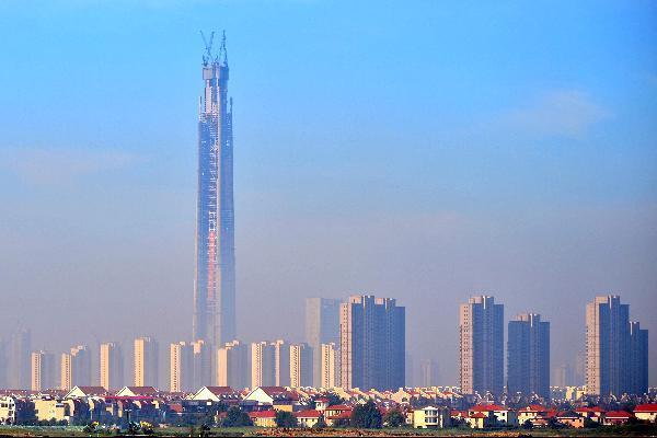 [视频]中国第一高楼封顶-位于天津 结构高度为596.5米
