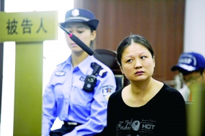 [视频]女子带象牙回国称是特产 1年后被抓获刑6年半