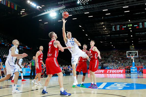 欧锦赛第9日五佳球 字母哥钉板大帽加索尔