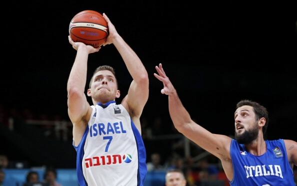 欧锦赛第9日五佳球 字母哥钉板大帽加索尔