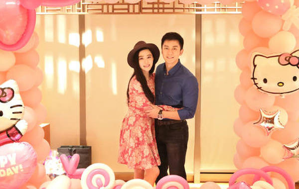 [视频]李晨献吻为范冰冰庆生 搂准岳母亲密合影(图)