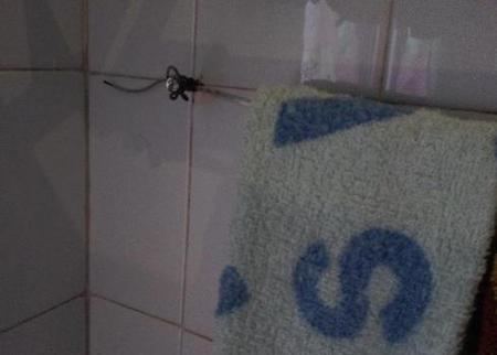 [视频]男子身陷传销窝点 一元纸币上写“血书”求救