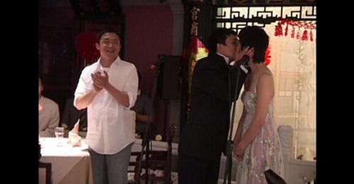 [视频]黄磊11年前婚礼现场曝光 自称亏欠妻子孙莉