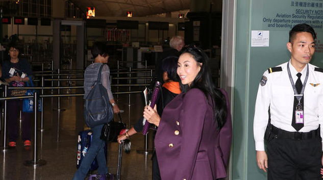 [视频]张柏芝妙答儿子要不要见爸爸 避谈王菲怀孕传闻