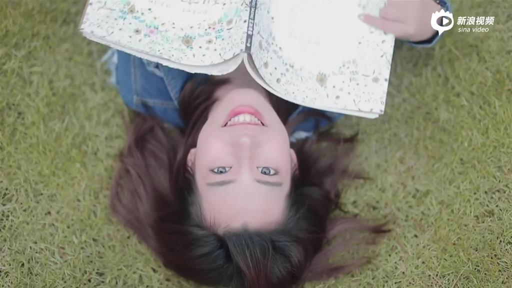 [视频]如何假装有男朋友，美女亲授自拍神技